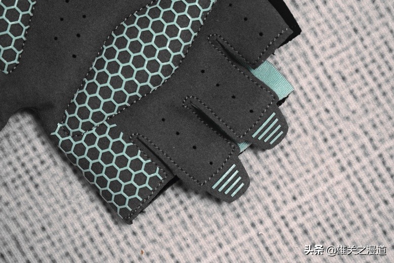 健身手套臭_健身手套發臭_健身手套有味