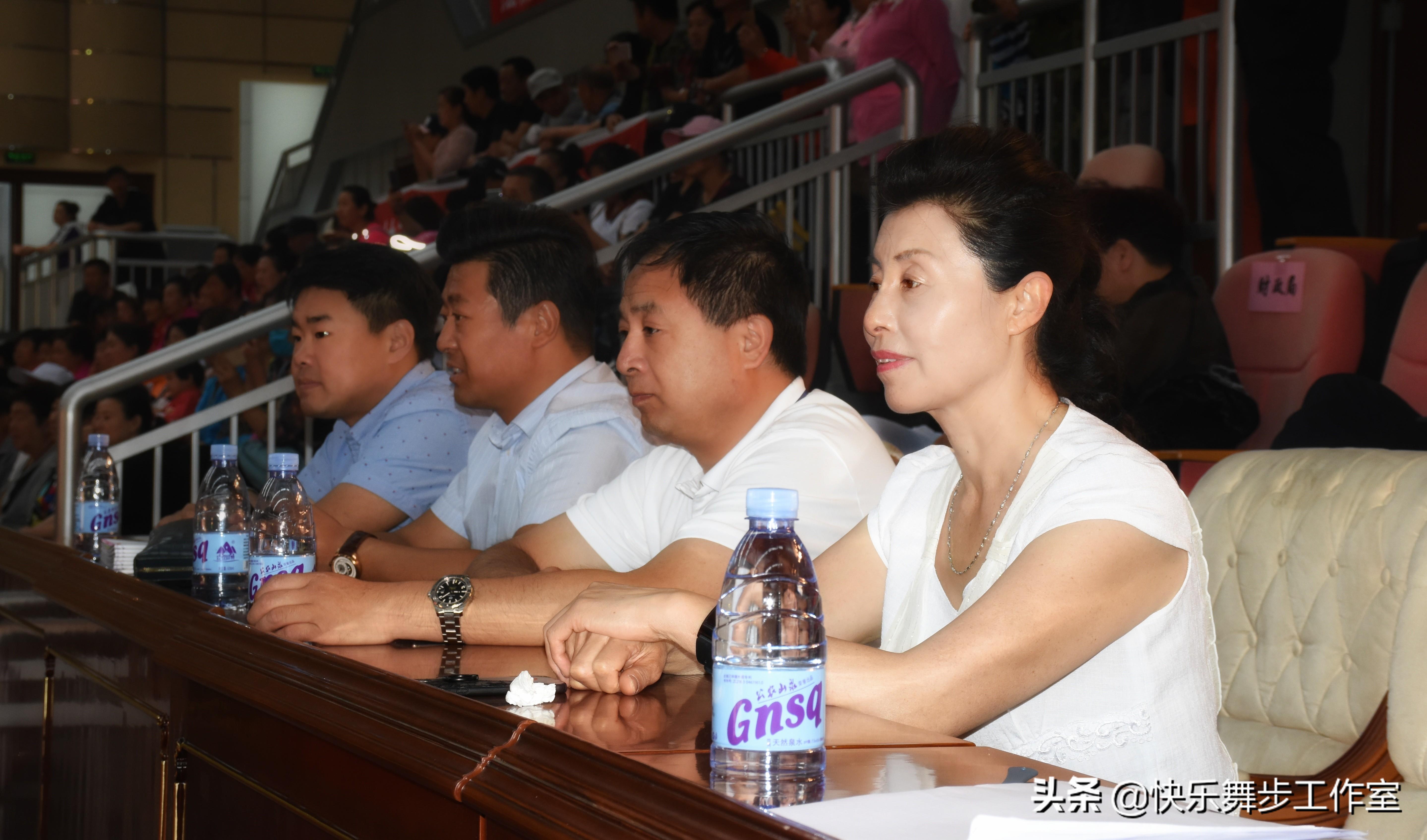 佳木斯舞步健身操視頻_佳木斯健身舞曲_佳木斯健身舞