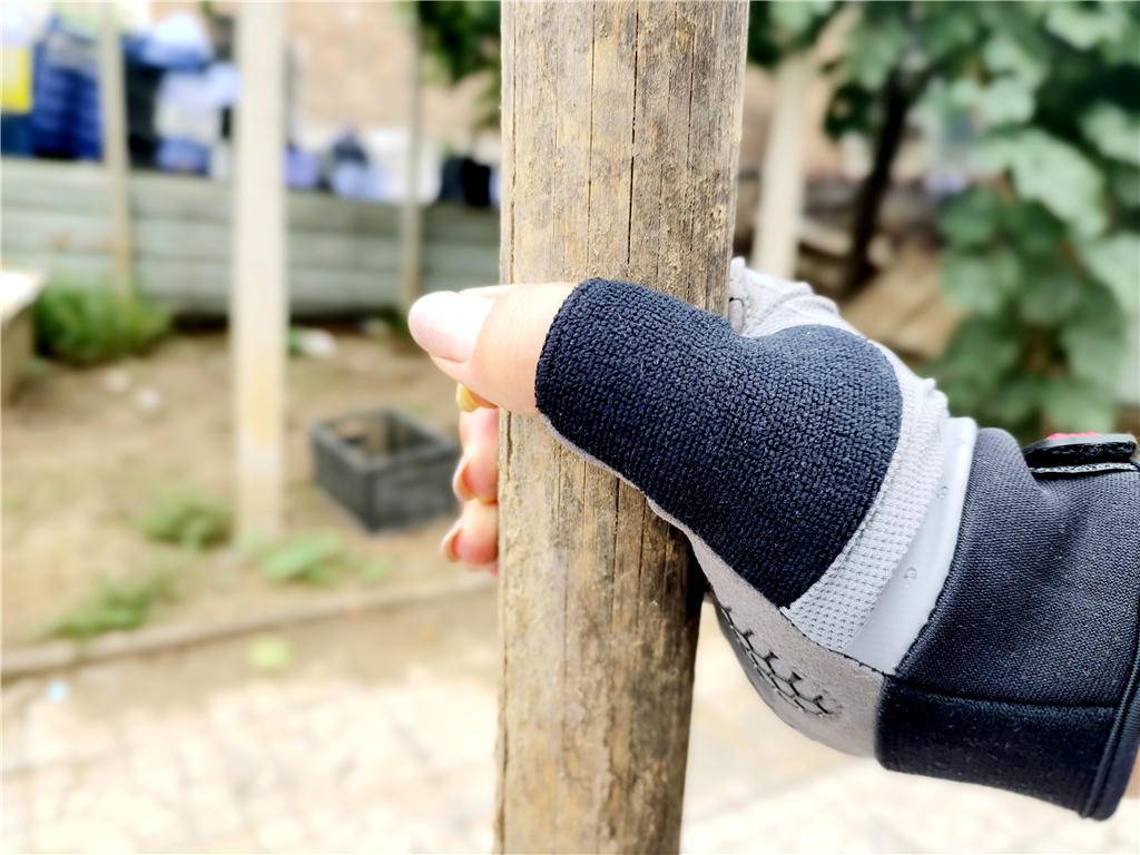 健身手套護腕什么牌子好_健身手套+護腕_手套健身護腕圖片