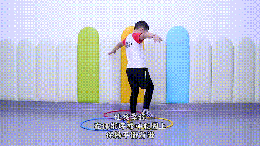 椅子練腿_感統訓練單腿椅_感統訓練坐獨角椅