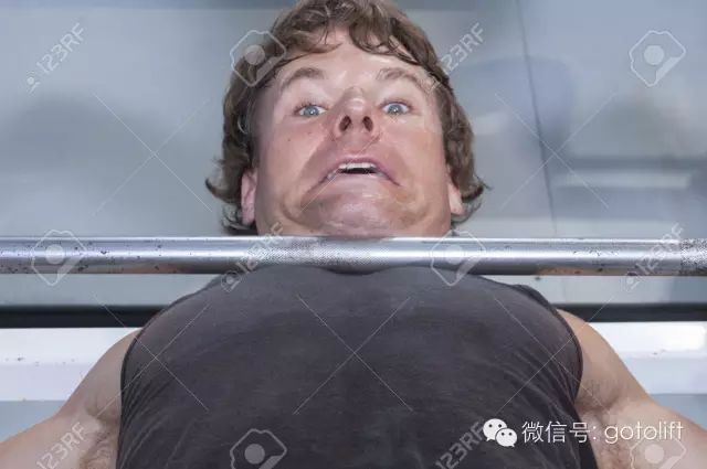 健身手套大小怎么選_健身手套小還是大點好_健身手套選擇大一點還是小一點