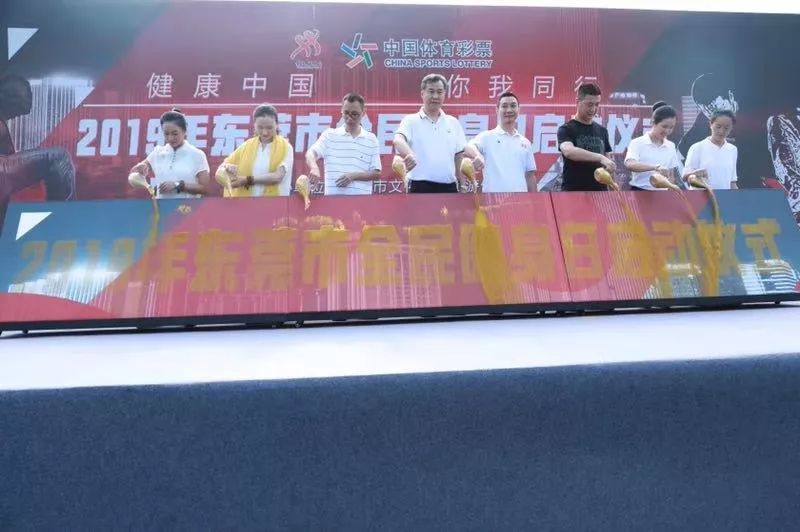 瑜伽健身動起來腰疼_瑜伽健身動起來肚子疼_健身動起來瑜伽