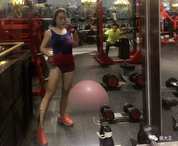 開yun體育app官方下載入口 辣妹們，做好健身的準備了嗎？