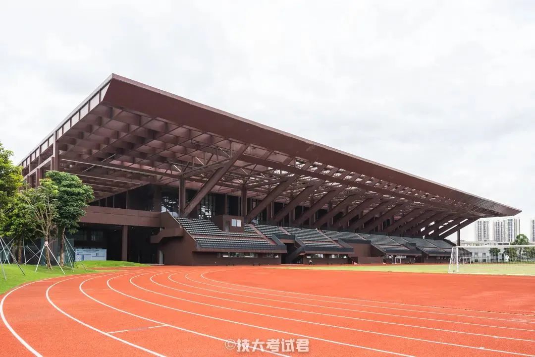 體操有氧運動_氧體操視頻_行進間有氧健身體操