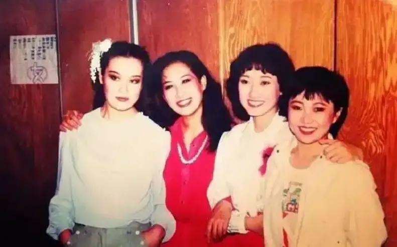 開yun體育官網入口登錄app 東方歌舞團的五朵金花，有人客死他鄉，有人被封殺，她卻很幸福