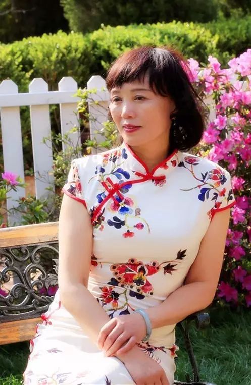 體操健身老年節中班教案_中老年建身體操_二十四節中老年健身體操