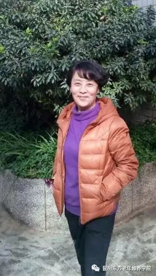 體操健身老年節中班教案_中老年建身體操_二十四節中老年健身體操